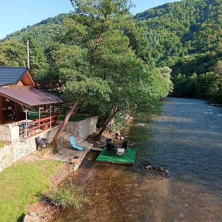 Cottage Auto Camp Vinac ไยเซ ภายนอก รูปภาพ