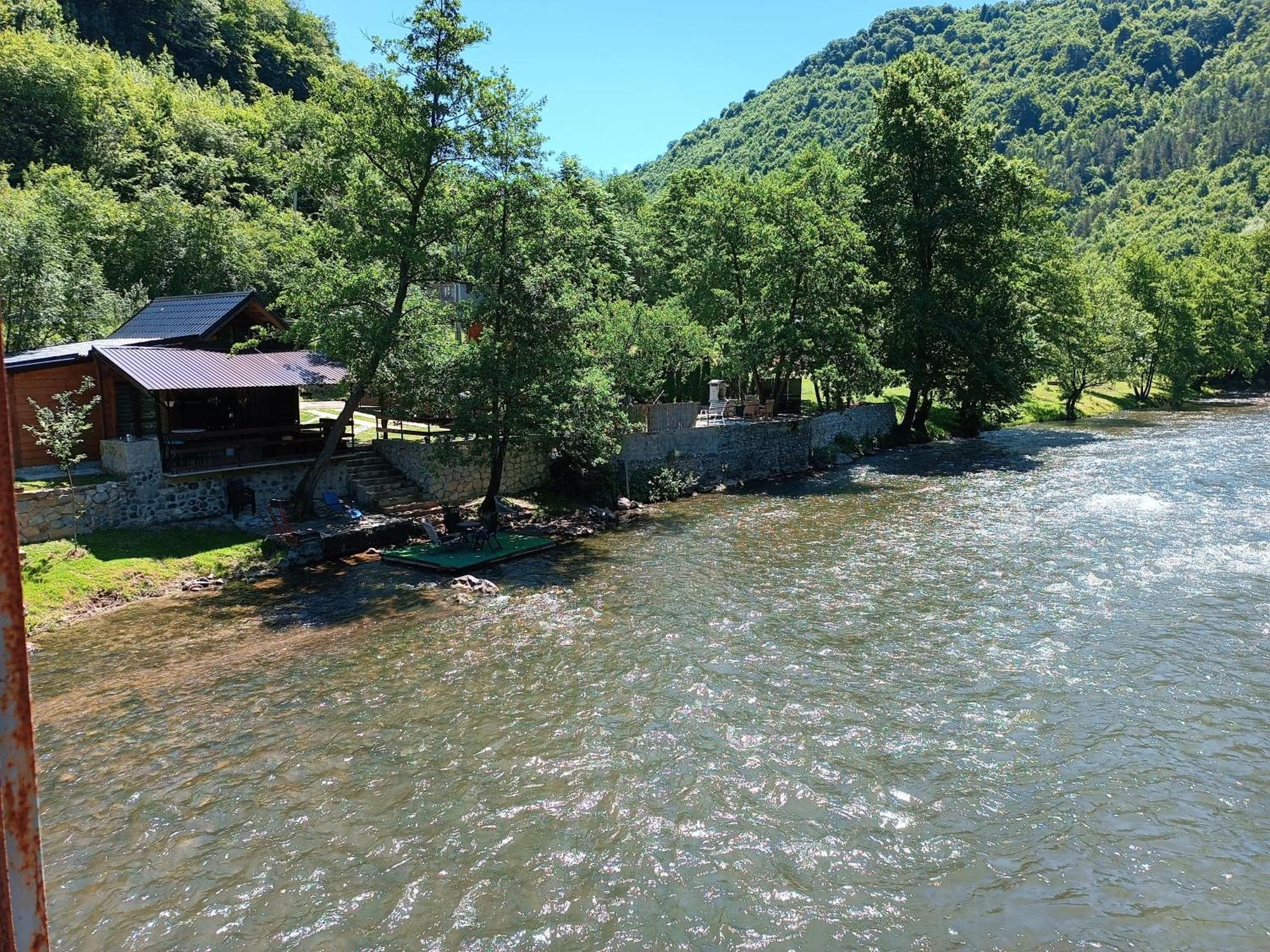 Cottage Auto Camp Vinac ไยเซ ภายนอก รูปภาพ